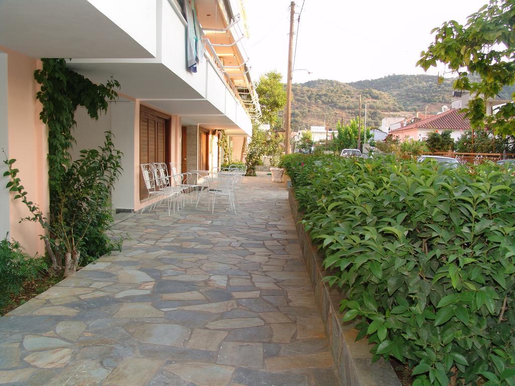 Kochili Apartments Néos Pírgos Exterior foto